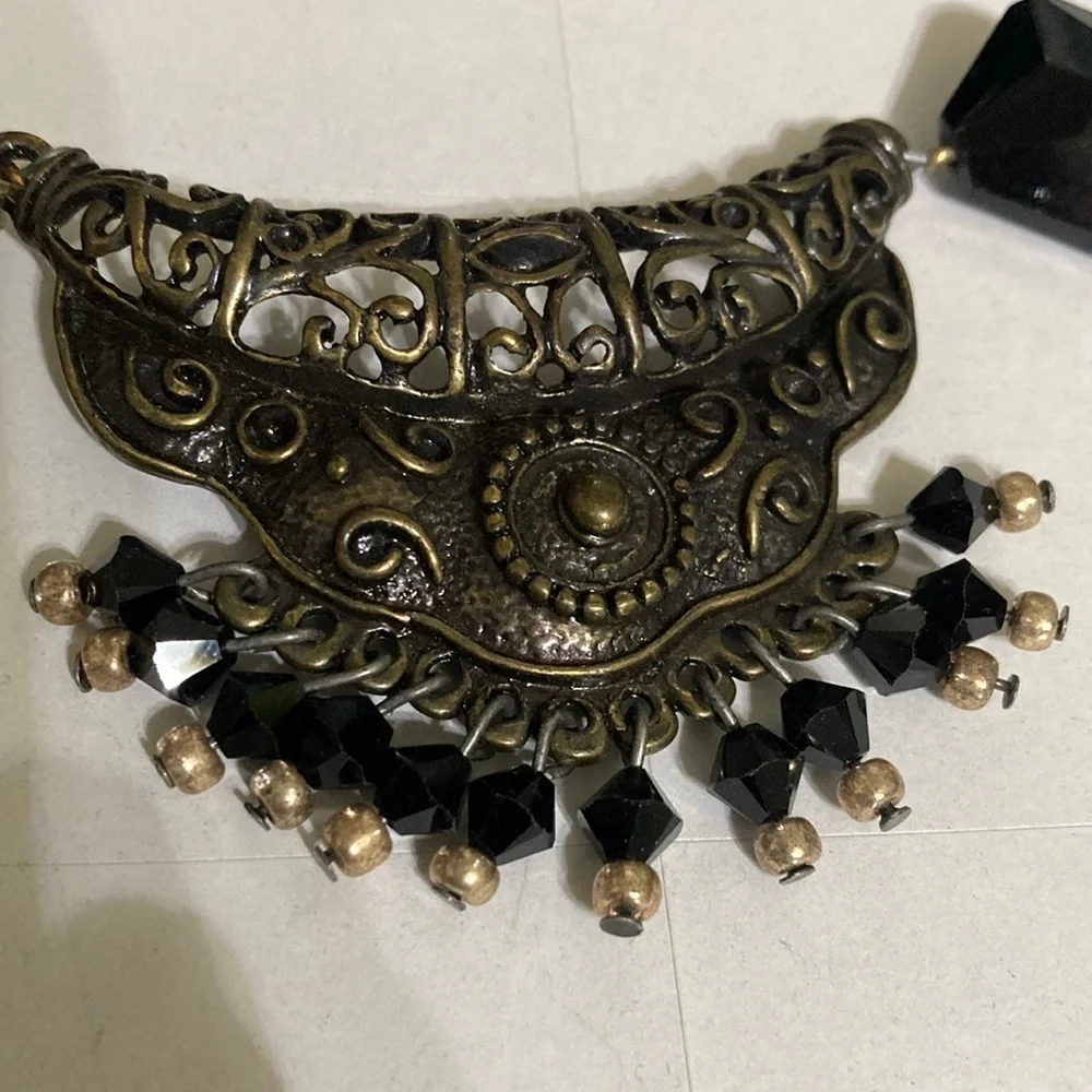 Elegant Black and Silver Necklace Set